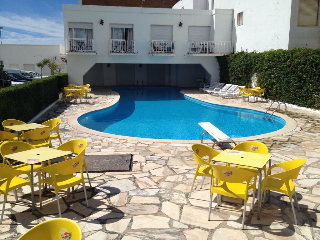Granada Holidays Guest House São Martinho do Porto Exterior foto